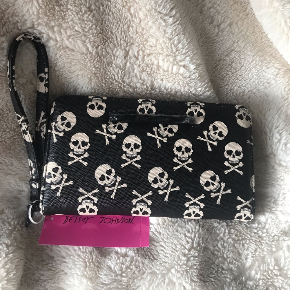 Betsey Johnson Skull & Crossbones Wristlet